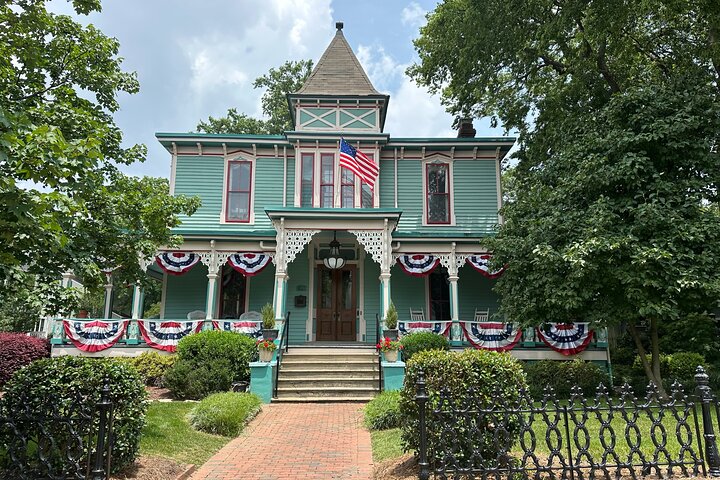 Charlottes ultimate Southern Charm Historical City Cart Tour