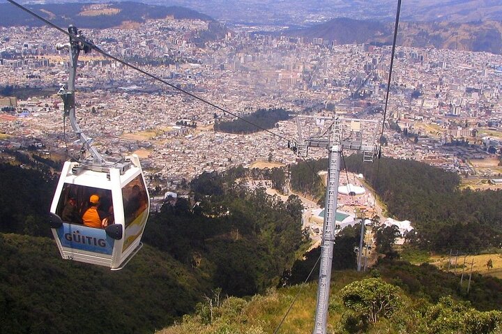 Visite privée de la ville : Quito colonial, le Milieu du monde et le téléphérique