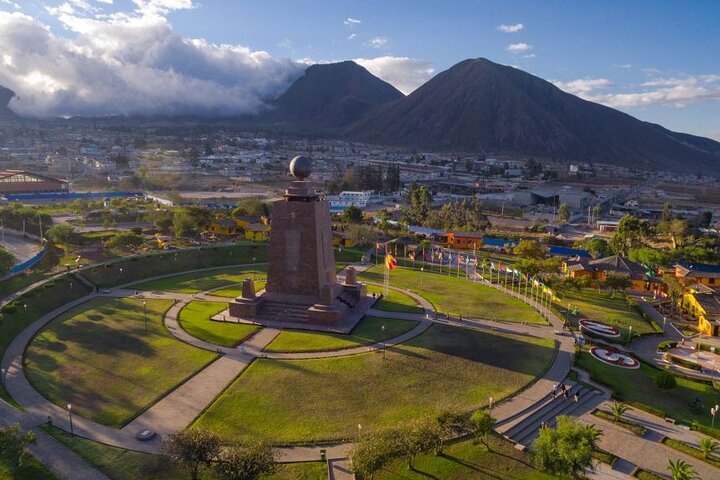 Visite privée de la ville : Quito colonial, le Milieu du monde et le téléphérique