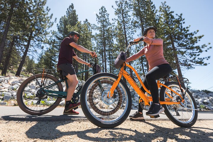 Tour in bicicletta elettrica autoguidato della costa di Tahoe (2–4 ore) | East Shore Trail