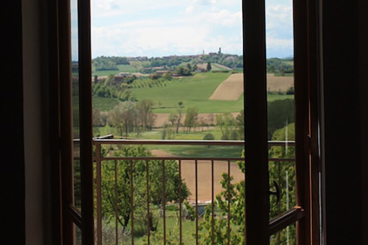 Frische Pasta mit Aussicht auf Langhe, Roero, Monferrato in der Nähe von Asti