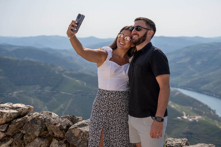 Douro Valley Small Group Tour fra Porto: Vinværker Lunch & Cruise