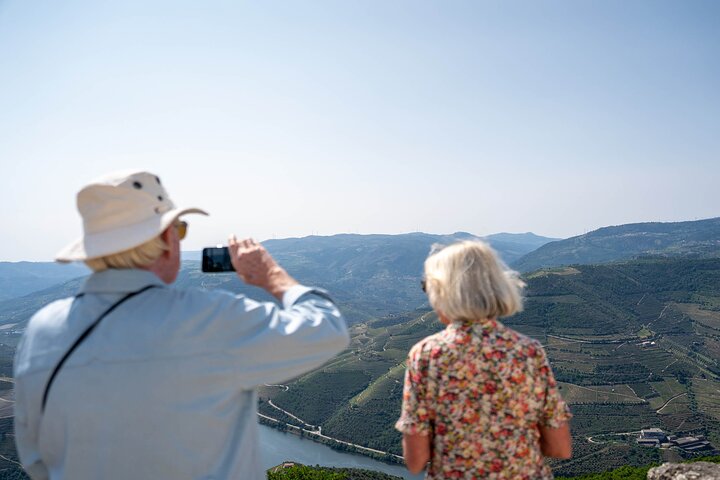Douro Valley Small Group Tour fra Porto: Vinværker Lunch & Cruise