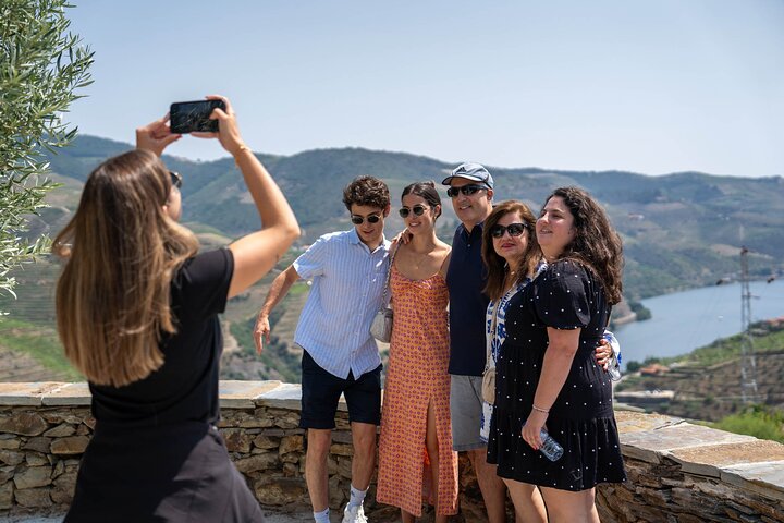 Douro Valley Small Group Tour fra Porto: Vinværker Lunch & Cruise