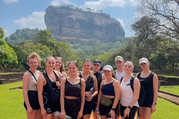 Destaques de 03 dias de Sigiriya, Kandy, Nuwara Eliya, Ella e Udawalawe