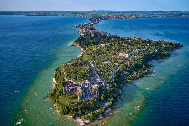 Paseo en barco de 4 horas por el lago de Garda desde Lazise