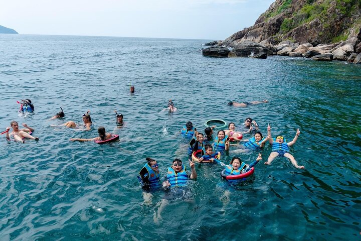 Coral Reef Snorkeling en Floating Bar Party vanuit Nha Trang