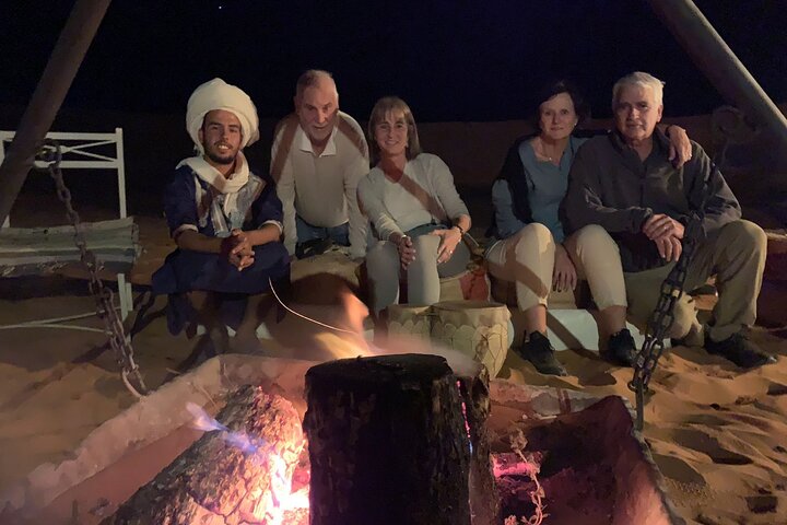 Noche en el desierto de Erg Chebbi, paseo en camello, salida desde Errachidia