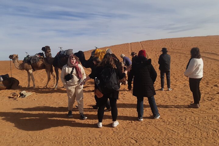 Noche en el desierto de Erg Chebbi, paseo en camello, salida desde Errachidia