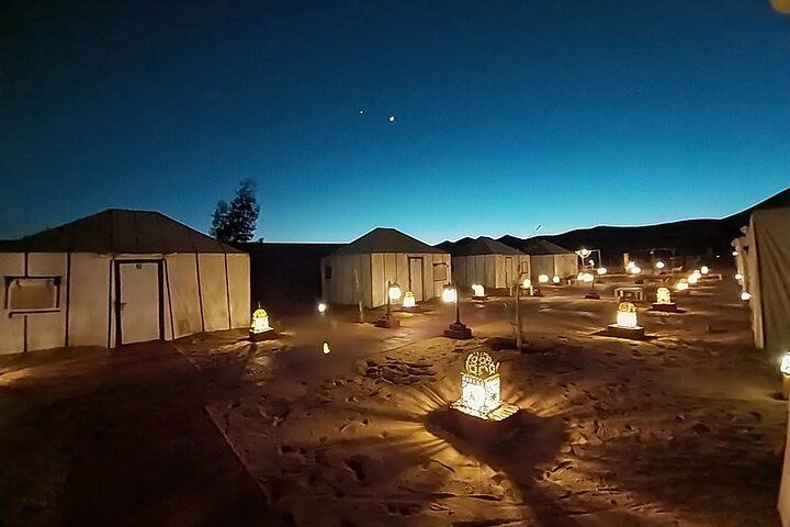 Noche en el desierto de Erg Chebbi, paseo en camello, salida desde Errachidia