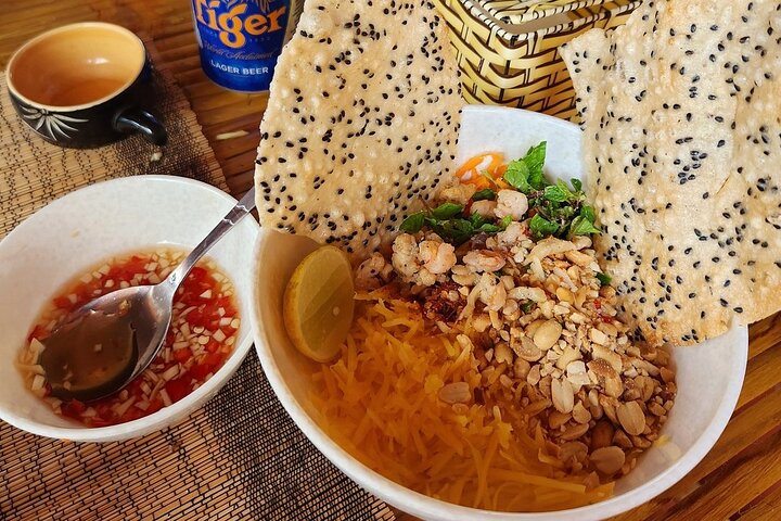 Kookcursus Hoi An: lokale markt, mandboot, vissen en koken