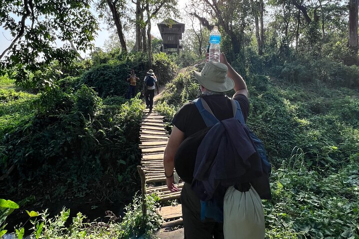 Visita guiada a pie de 5 días y 4 noches en el Parque Nacional de Chitwan