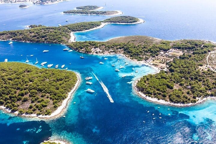 Caverna Azul, Lagoa Azul, passeio de barco em grupo das Ilhas Pakleni saindo de Hvar