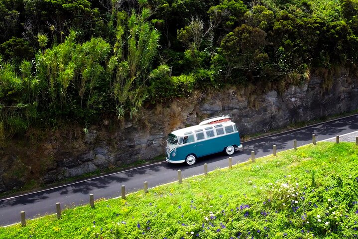 Tour privato in autobus VW Samba di mezza giornata intorno all'isola di Faial