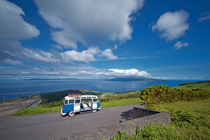 Tour privato in autobus VW Samba di mezza giornata intorno all'isola di Faial