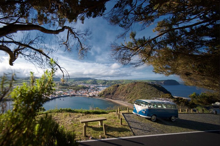 Tour privato in autobus VW Samba di mezza giornata intorno all'isola di Faial