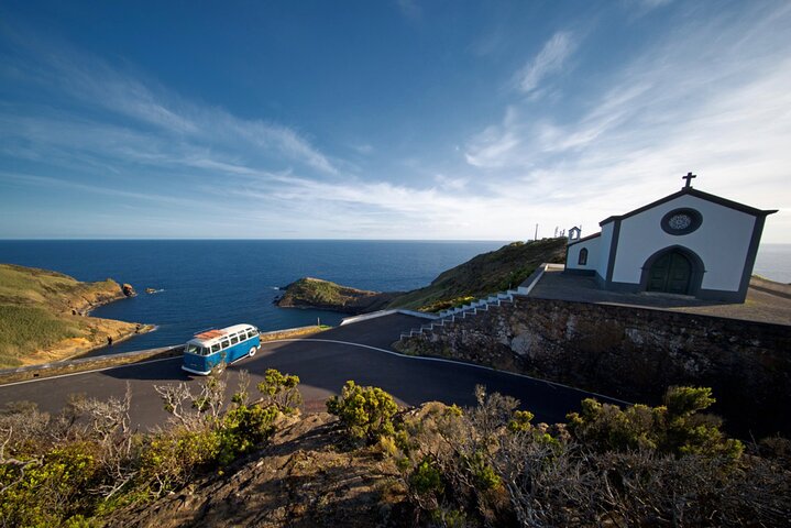 Tour privato in autobus VW Samba di mezza giornata intorno all'isola di Faial