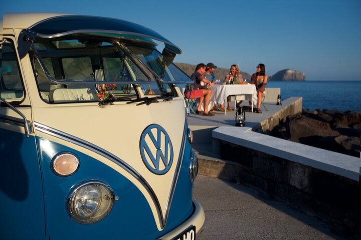 Tour privato in autobus VW Samba di mezza giornata intorno all'isola di Faial