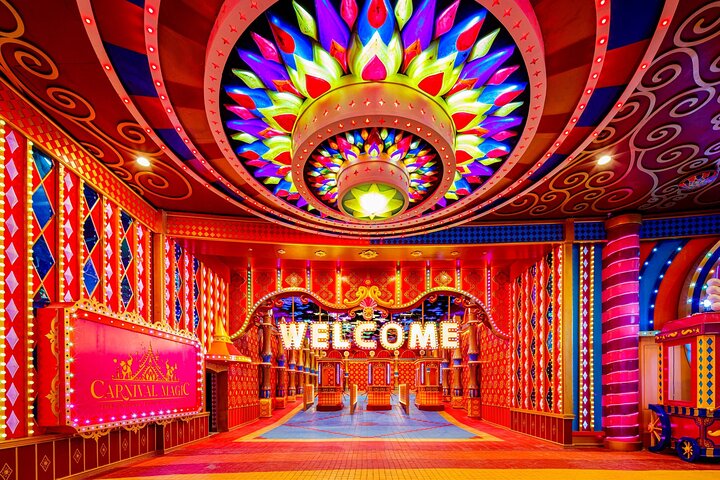 Biglietto d'ingresso per l'esperienza Carnival Magic Phuket