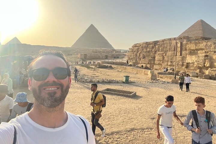 Cairo In Big Bus intera giornata da Hurghada (Piramidi-sfinge-Museo egiziano-pranzo)