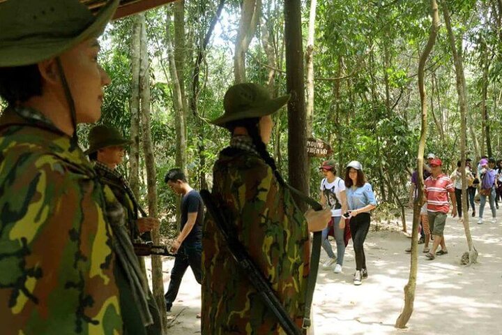 Excursión a la costa de Phu My: Tour privado por los túneles de Cu Chi