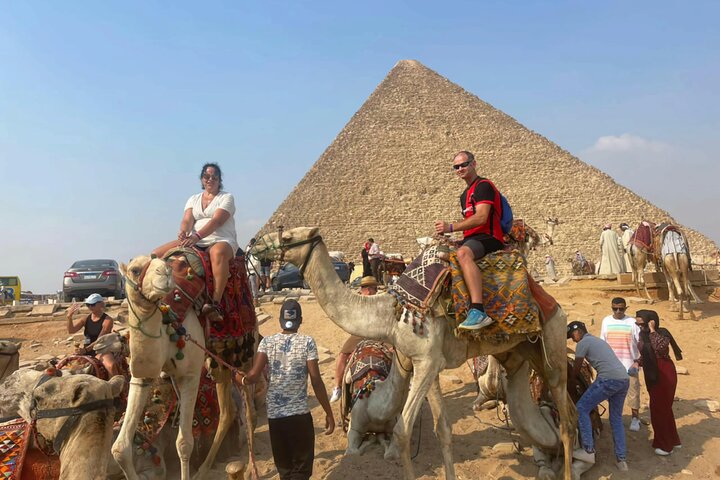 Cairo In Big Bus intera giornata da Hurghada (Piramidi-sfinge-Museo egiziano-pranzo)