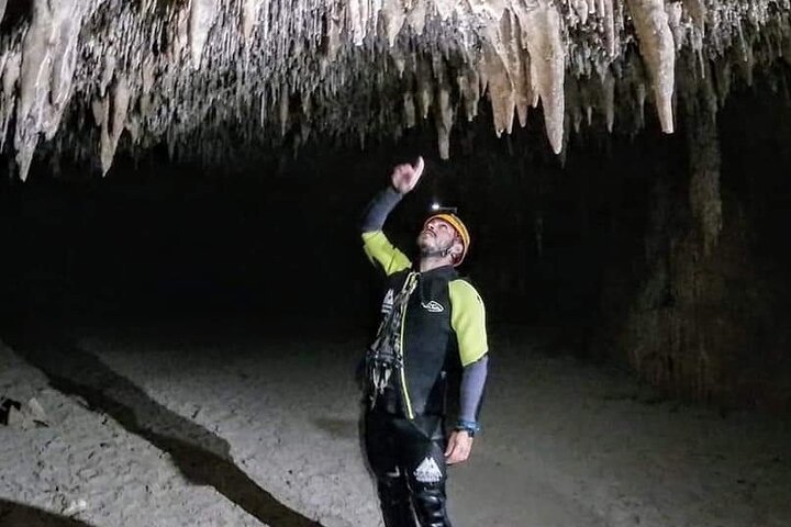 Små grupp Cova de Coloms Sea Caving Tour på Mallorca