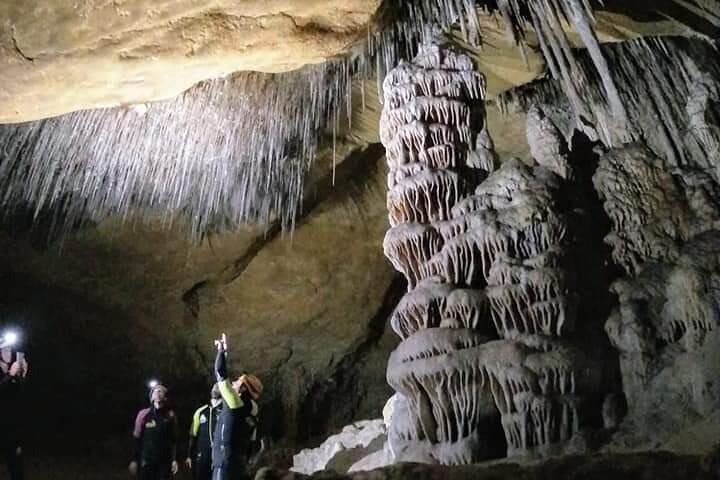 Små grupp Cova de Coloms Sea Caving Tour på Mallorca
