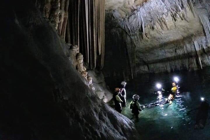 Små grupp Cova de Coloms Sea Caving Tour på Mallorca