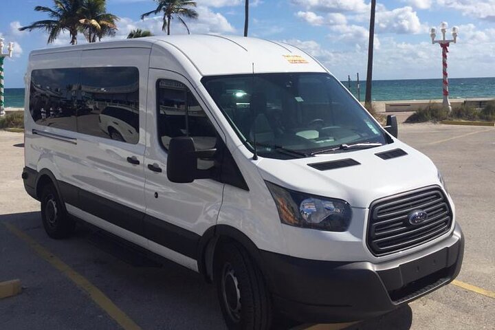 Hôtels/ferry pour l'aéroport des Bahamas (ELH) - Départ Transfert privé