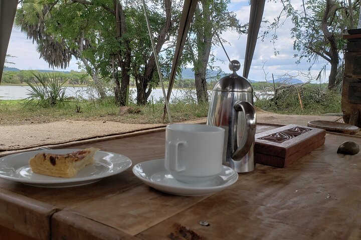 1 Nacht Exklusives rustikales Luxus Safari Camp Nyerere Nationalpark