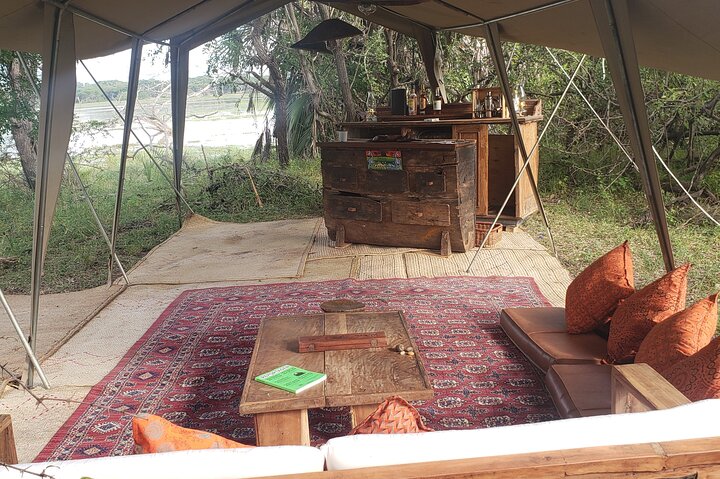 1 Nacht Exklusives rustikales Luxus Safari Camp Nyerere Nationalpark
