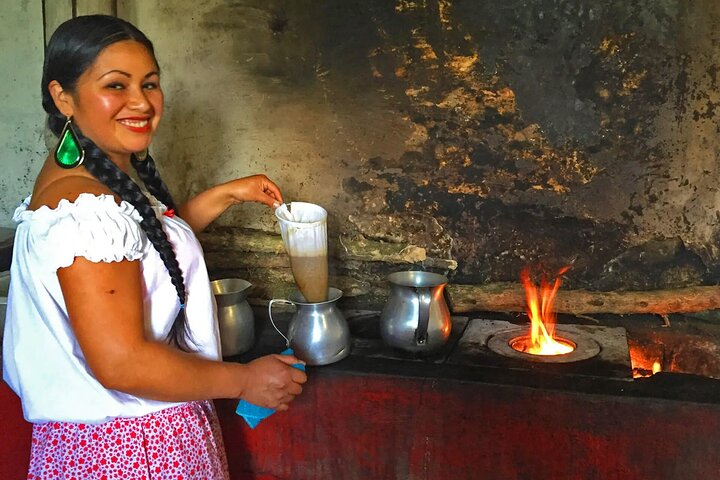 Tour zur Kaffeefarm und zu den heißen Quellen von Santa Rosa ab Pereira oder Armenien