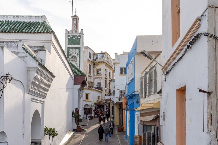 Tour de día completo a Tánger desde Rabat en tren con paseo en camello