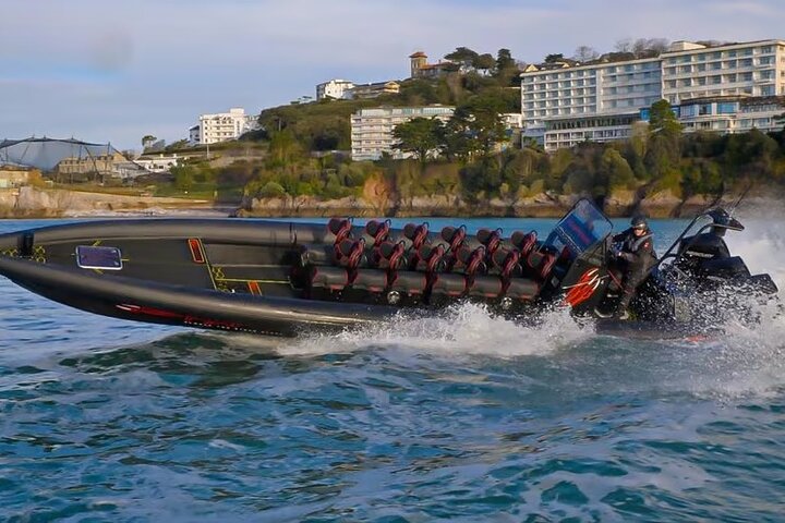 Attività di giro in gommone Raptor da 30 minuti a Torquay
