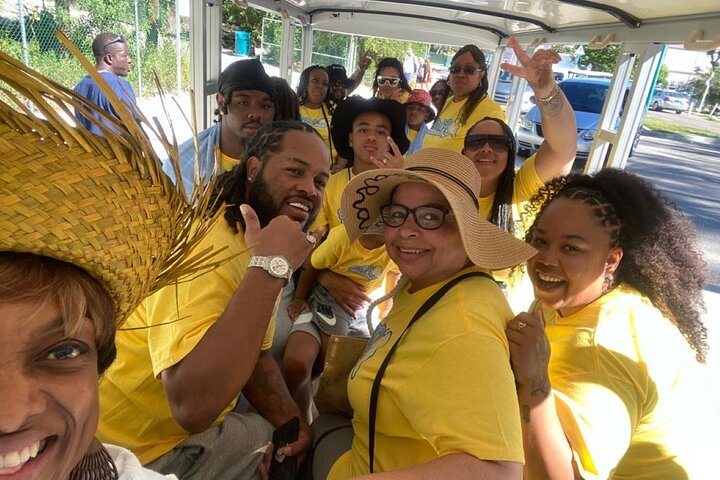 CHIPPIES BAHAMAS Island Tours: Feel The Culture