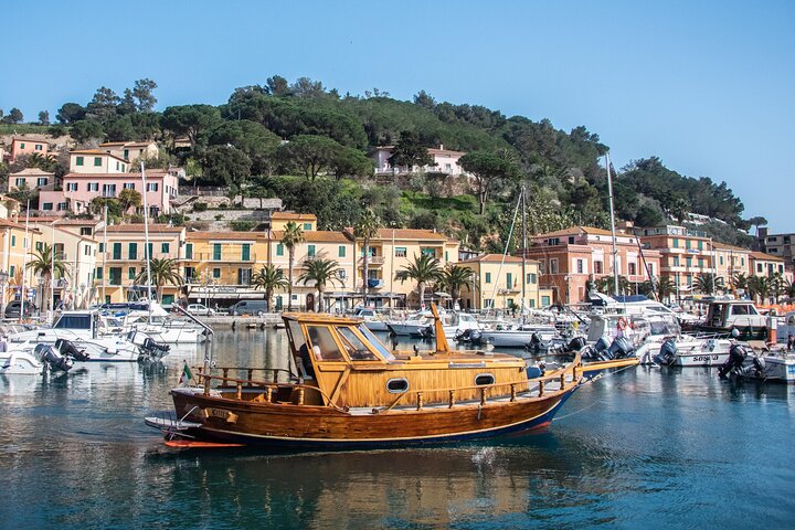 Privat solnedgangstur i en vintage Gozzo på Elba Island