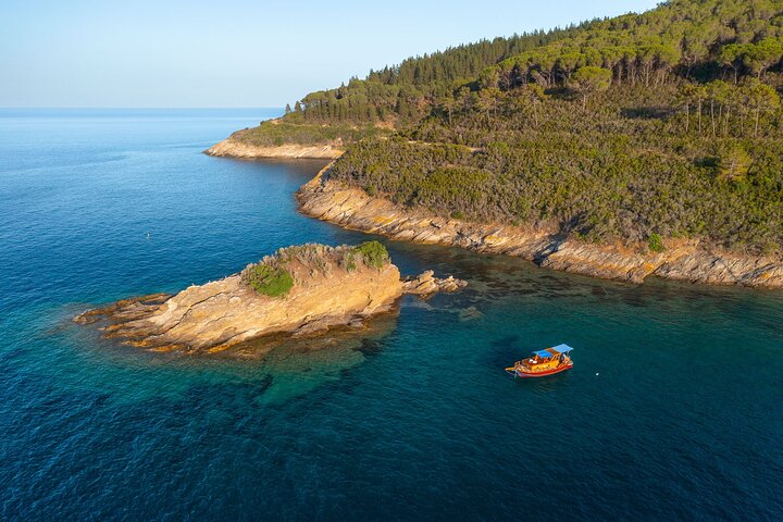 Privat solnedgangstur i en vintage Gozzo på Elba Island