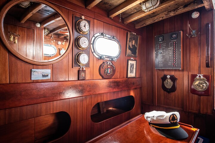 Privat solnedgangstur i en vintage Gozzo på Elba Island