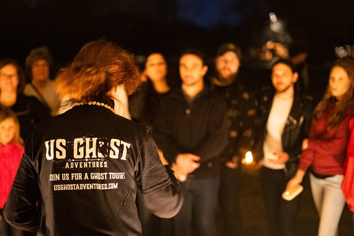 Baltimore Hechizado : La venganza del cuervo, Bones & Ballads Tour fantasma