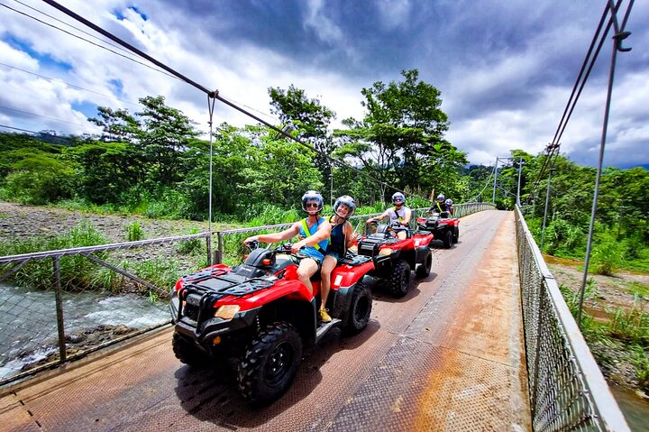 Manuel Antonio: visite en VTT hors route de la forêt tropicale et des cascades