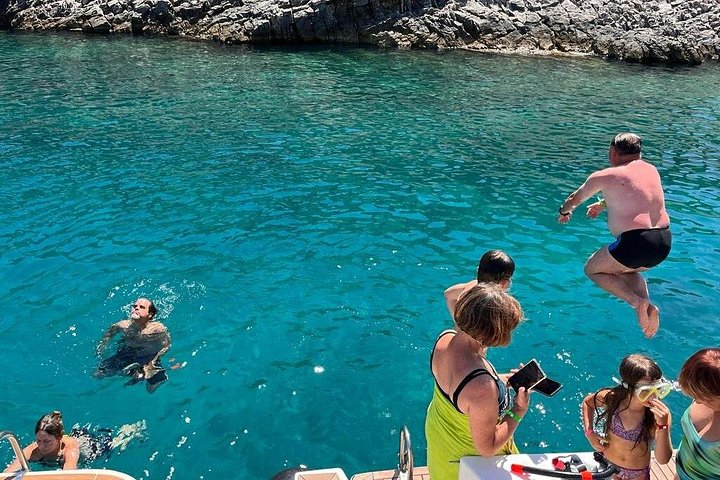 Entdecken Sie die Insel Brac mit dem privaten Boot - Besuchen Sie Bol und versteckte Buchten