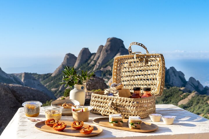 Elegant privat picnic i Montserrat i 1100 meters højde