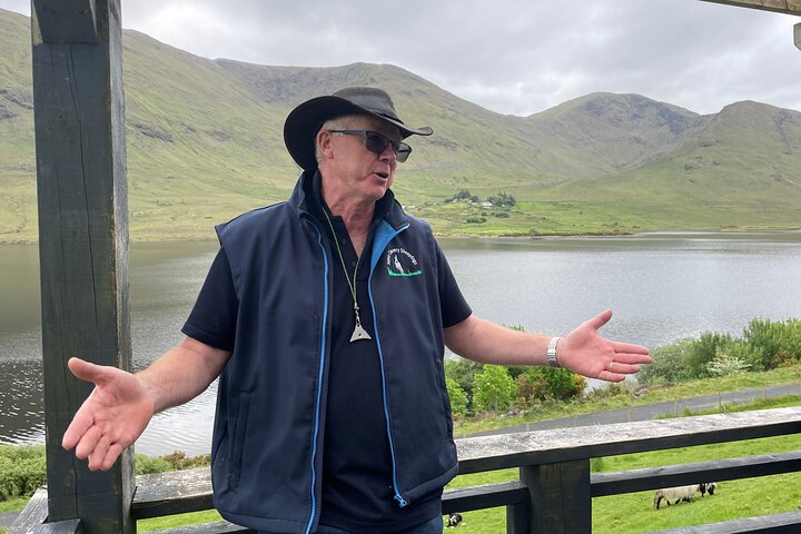 Kleine Gruppe Kylemore Abbey, Sheepdog Demo & Connemara Tour