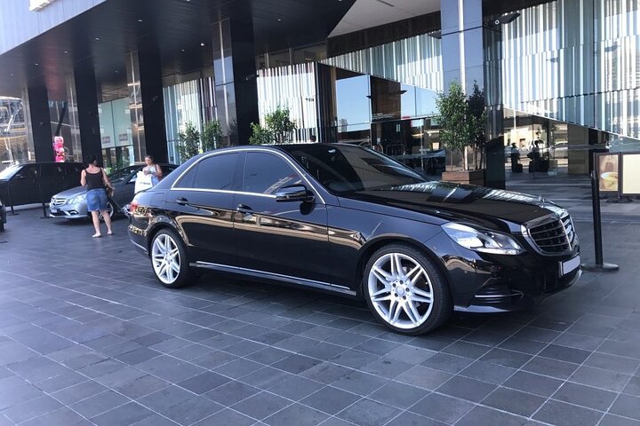 Privater Transfer - Port Hercule zum Flughafen Nizza Côte d'Azur (NCE)