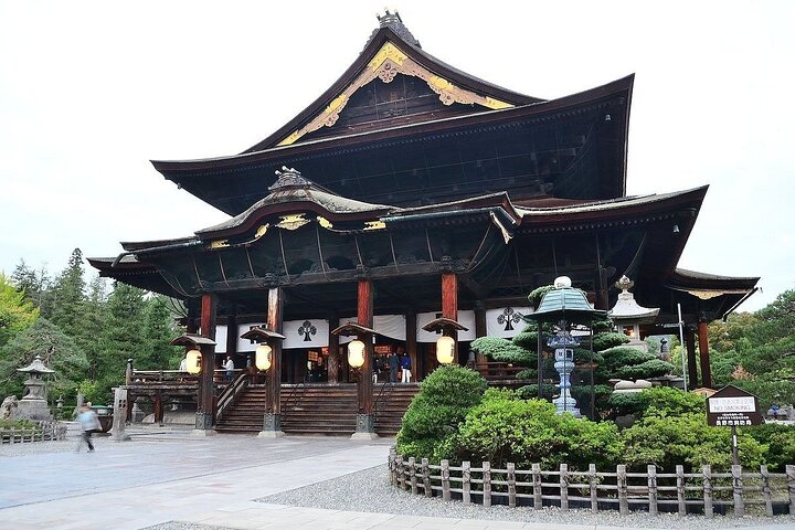 1-tägige private Schneeaffen-ZenkoJi-Tempel- und Sake-Verkostung durch Nagano