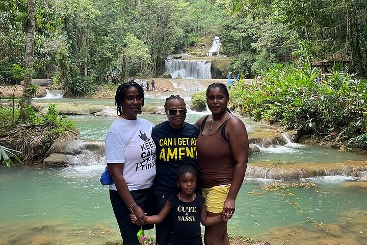 Zipline, YS Falls & Pelican Bar Privétour vanuit Montego Bay