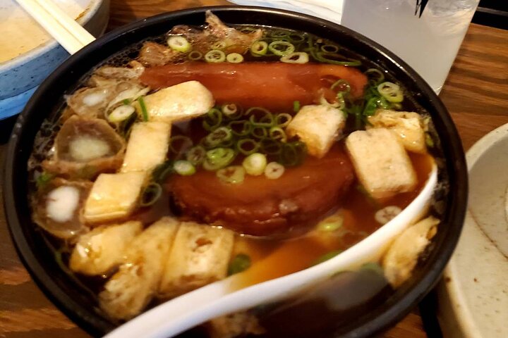 Hungry Osaka Street Food Tour : 15 Tastings with 3 Drinks