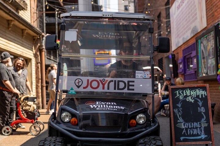 Explore the City of Nashville Sightseeing Tour by Golf Cart