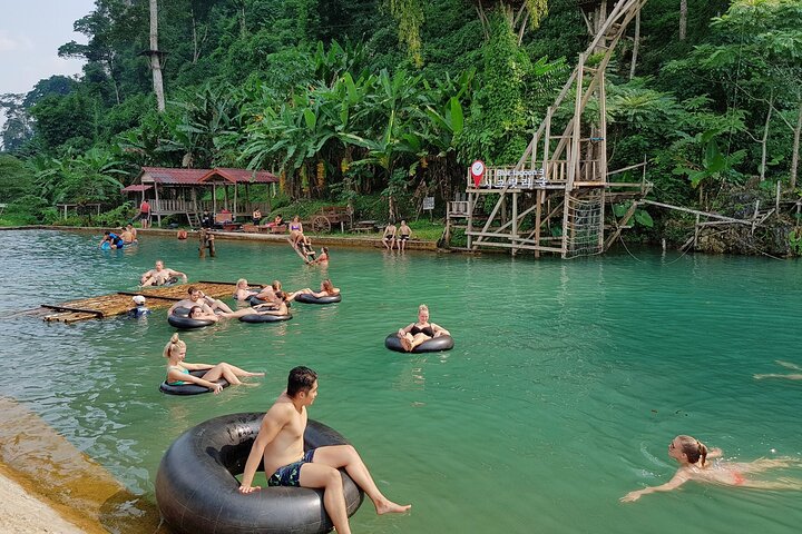 Vang Vieng Tour A - Blå lagunen 3 med grottor och Zipline